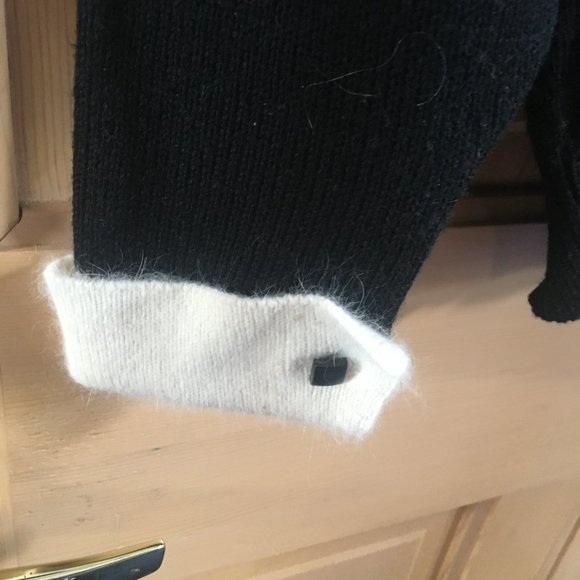 Vintage Crescendo Black & White Angora Blend Sweater - Size Small - Picture 3 of 5